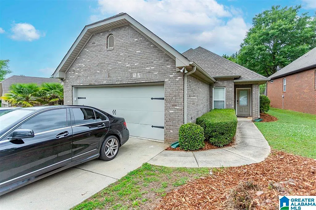 3 bed, 2.0 bath, $2,400 — Photo 1