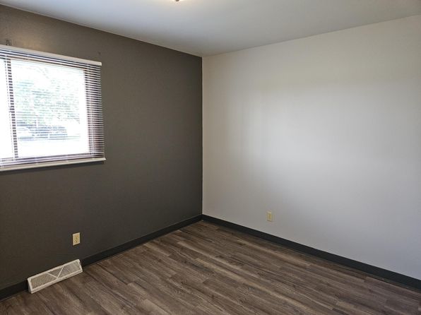 334 Center St #2