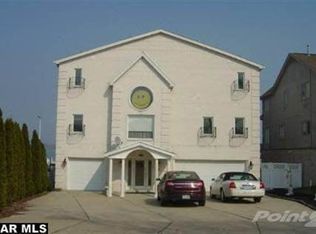 28887 Lowell St, Gibraltar, MI 48173