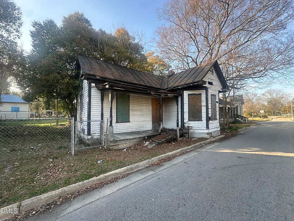 1st image of 303 Elba St E