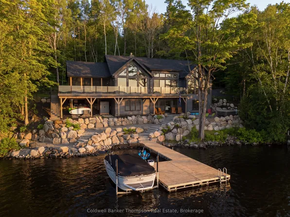 161 Wilson Dr, Huntsville, ON P1H 2J2
