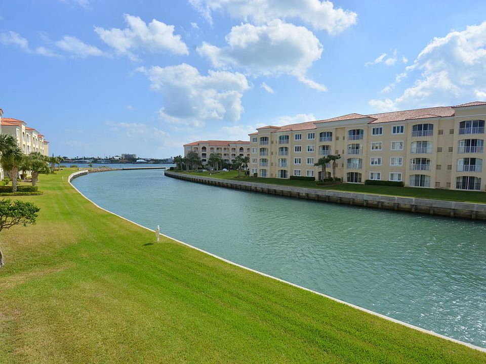 1st image of 7 Harbour Isle Dr E Unit 202