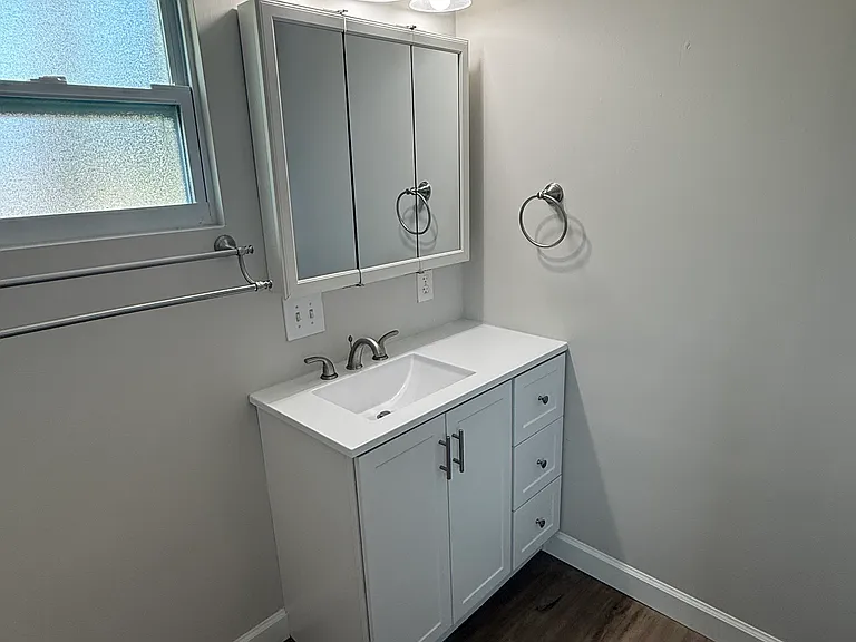 224 44th Ave NE — Photo 5