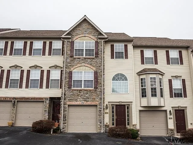 2620 Sultan Supreme Way photo 1