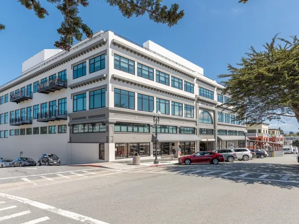 542 Lighthouse Ave #401, Pacific Grove, CA 93950