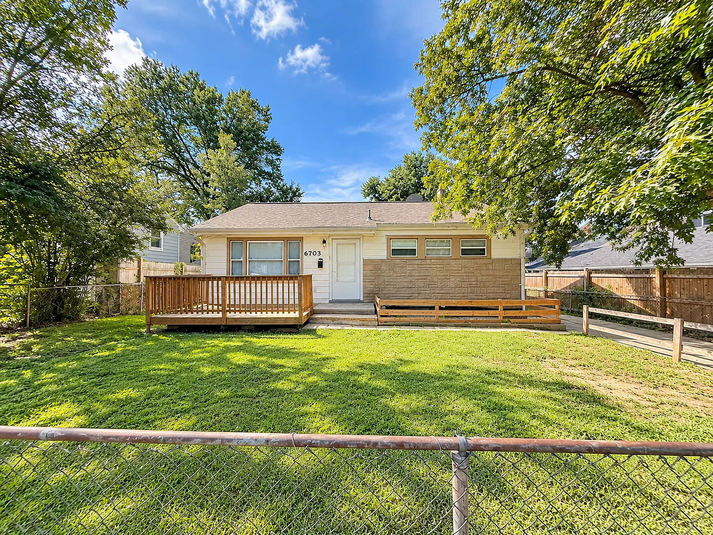 6 bed, 875 sqft, $3,300 — Photo 1