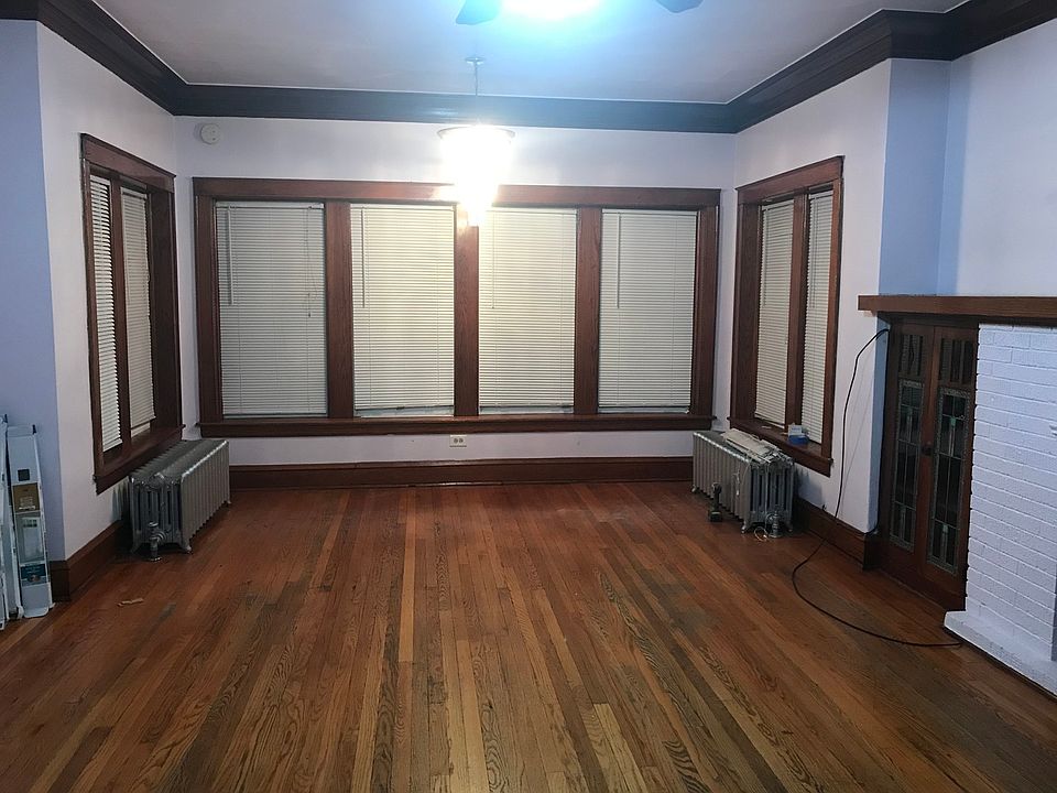 1st image of 2450 N Hamlin Ave #1