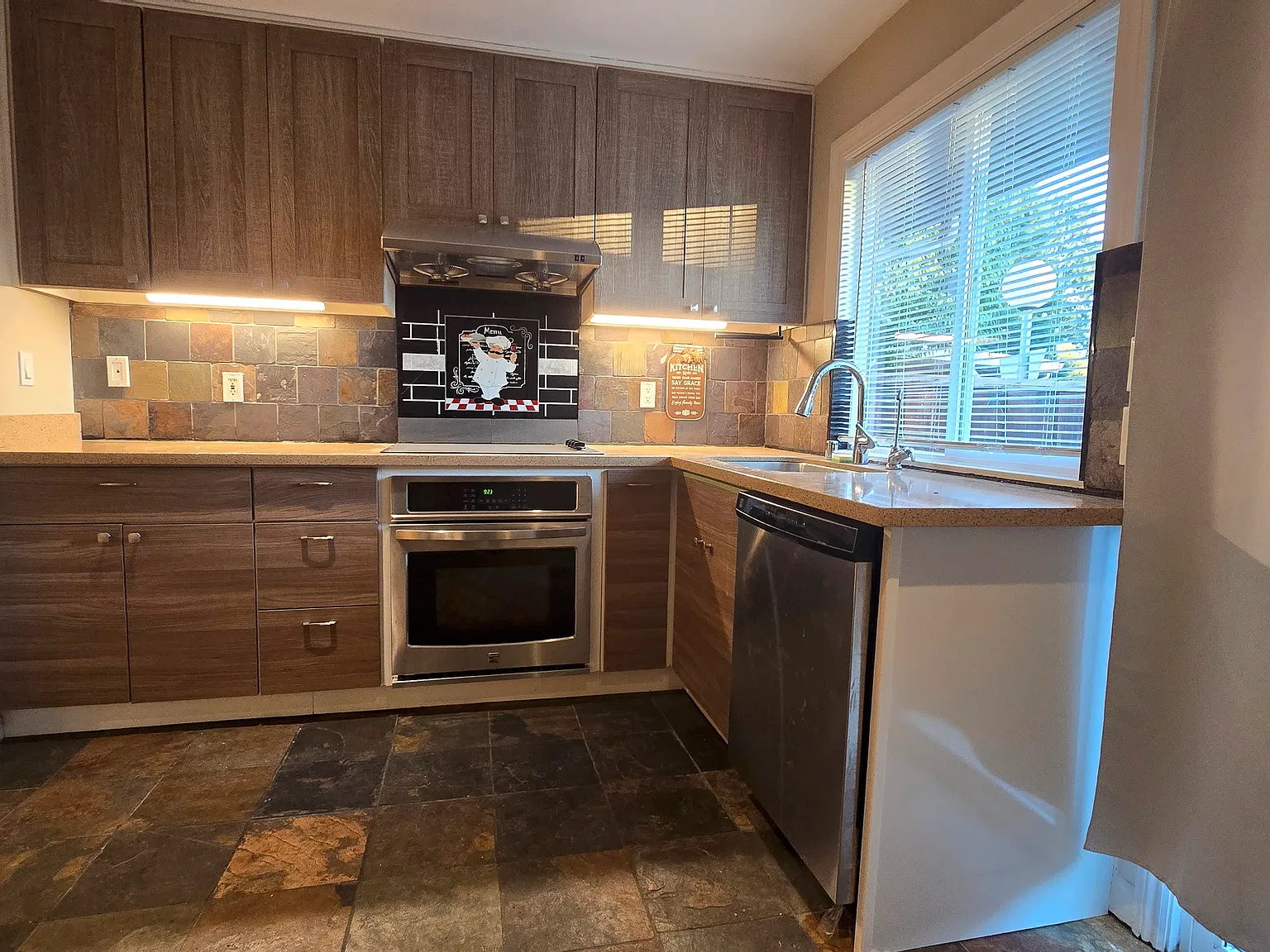 2 bed, 900 sqft, $2,600 — Photo 2