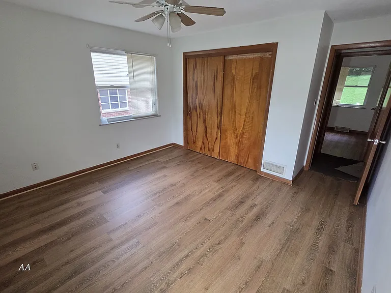 188 Waldorf Dr — Photo 4