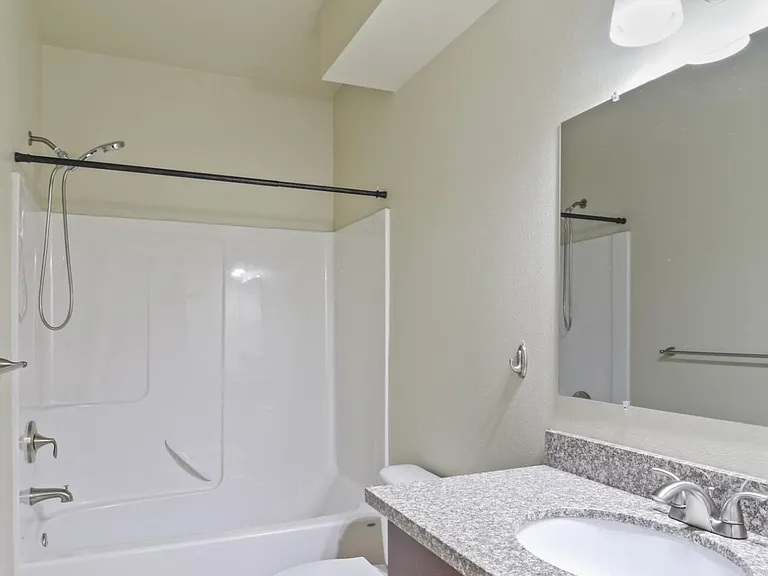 13697 Karen St — Photo 34