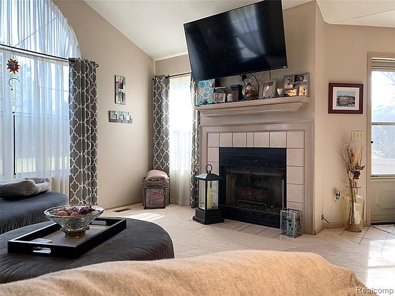 3rd image of 654 Perry Creek Dr