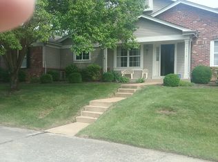 15715 Potter Ridge Dr, Chesterfield, MO 63017