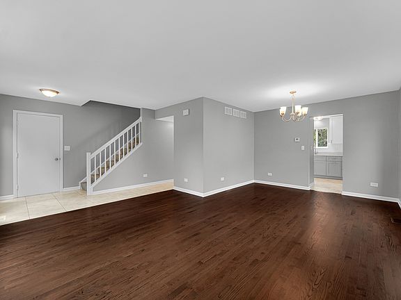 3rd image of 615 Red Barn Trl