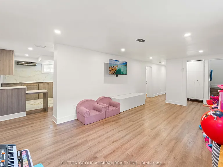 3 Hartland Rd — Photo 28