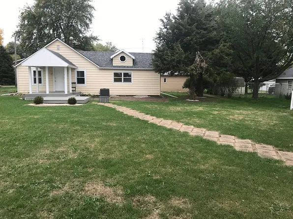 816 N 3rd St, Rochelle, IL 61068