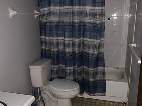 4th image of 143 Horseshoe Dr