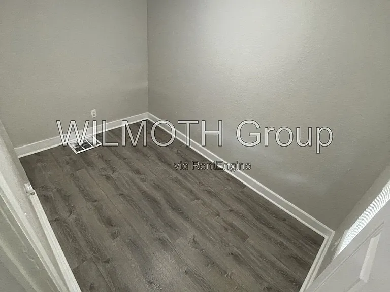 2733 N Lasalle St — Photo 9