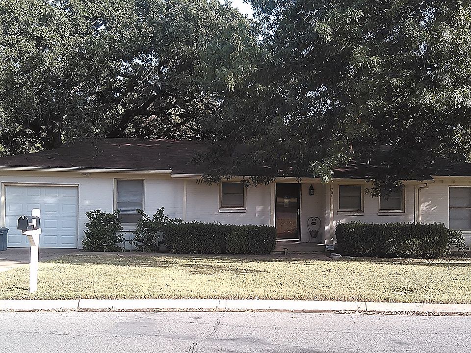 1st image of 704 Norwood Dr