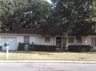 704 Norwood Dr, Hurst, TX 76053