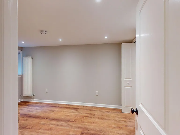 8 R St NW #6 — Photo 11