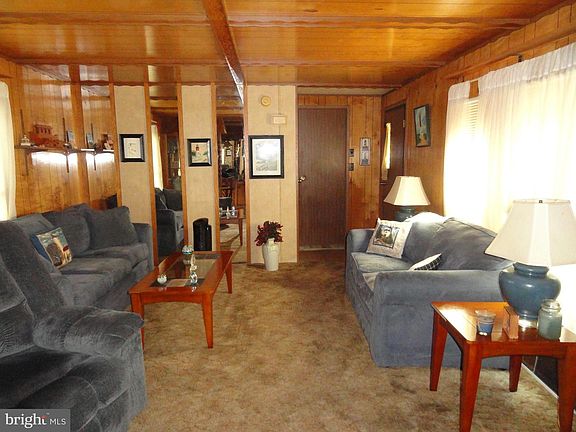 3rd image of 601 Willow Dr