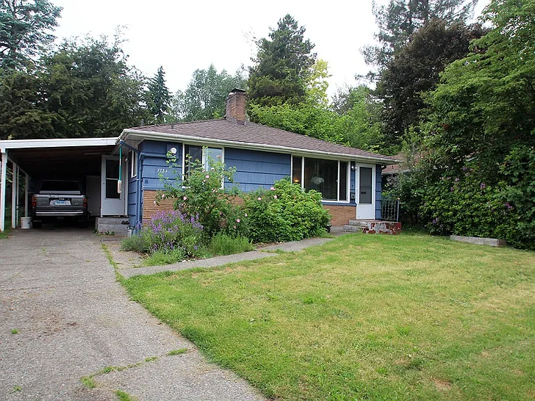 7733 35th Ave NE — Photo 1