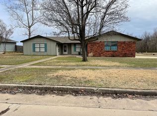 701 Barclay Rd, Muskogee, OK 74403