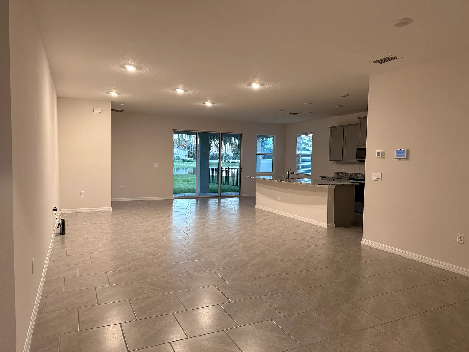 3 bed, 1844 sqft, $2,495 — Photo 2