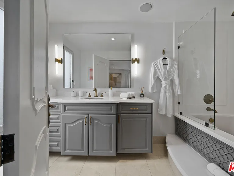 2463 Achilles Dr — Photo 25
