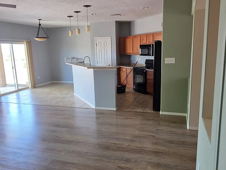 1100 Alegria Rd NW — Photo 6