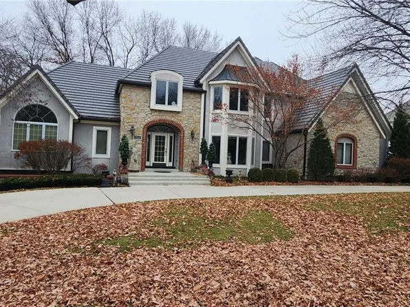 2948 W 118th Ter, Leawood, KS 66211