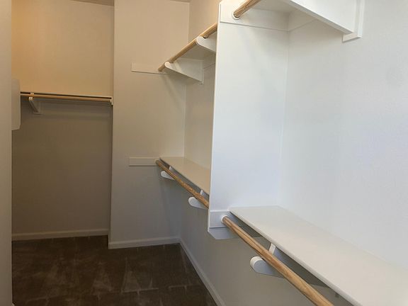 5th image of 15762 Myrtlewood Ave