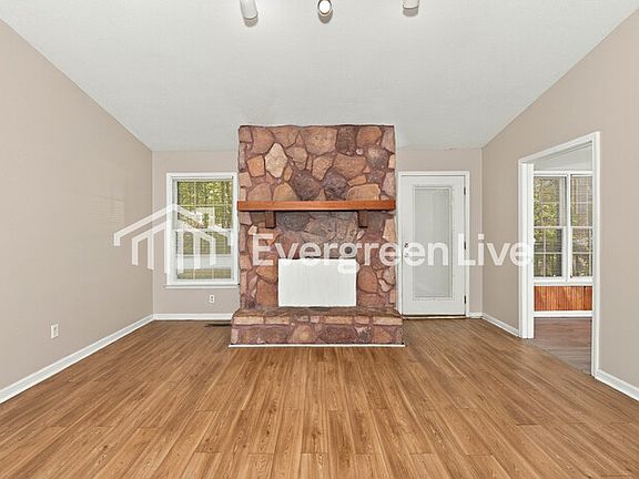 3rd image of 6800 Green Acre Cir