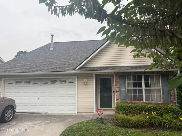 1726 Wood Song Ln, Knoxville, TN 37914