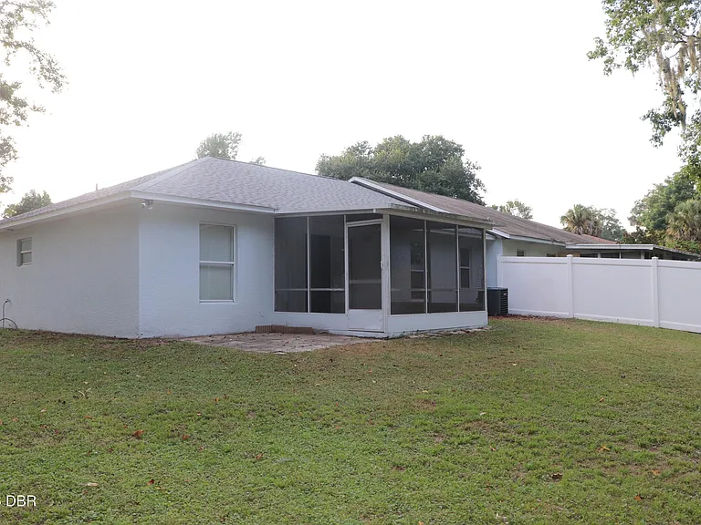1061 Oak Forest Cir — Photo 14