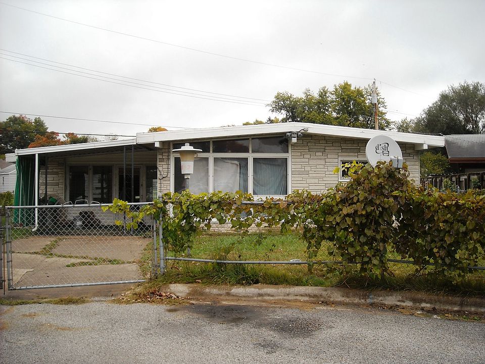 1st image of 512 Willow Dr