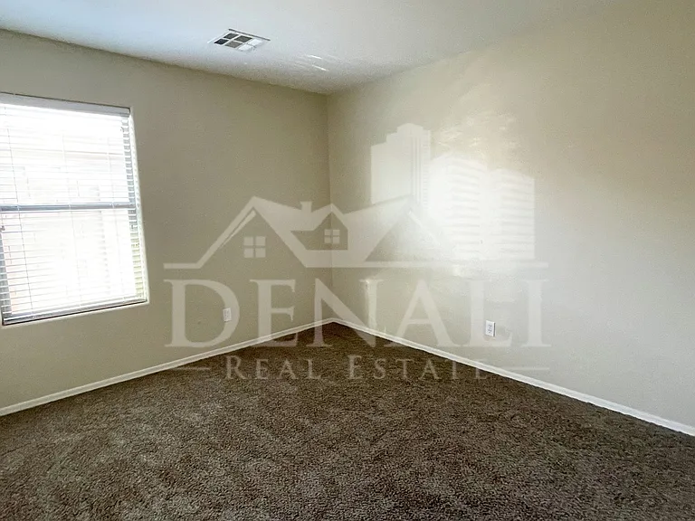 7220 S 55th Dr — Photo 17