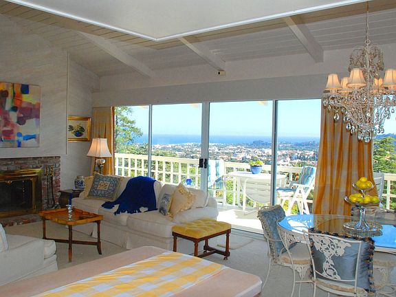 LIVING ROOM PACIFIC VISTAS