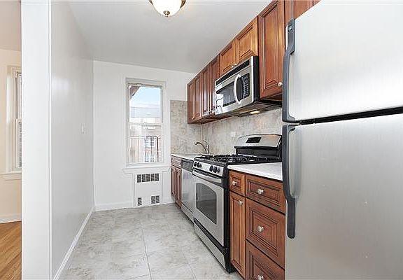 5th image of 10524 67th Ave APT 5B