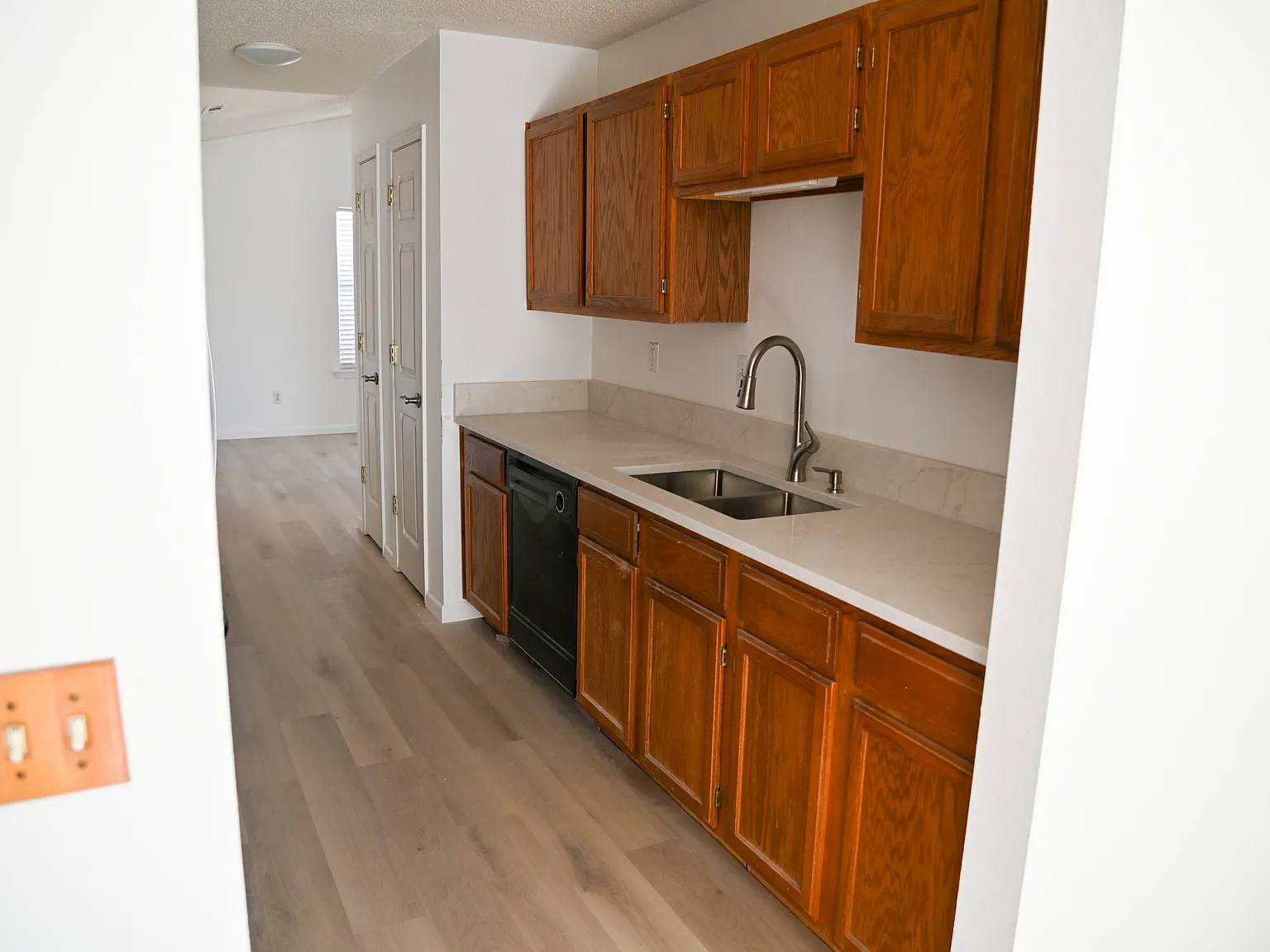 3 bed, 1400 sqft, $1,850 — Photo 4