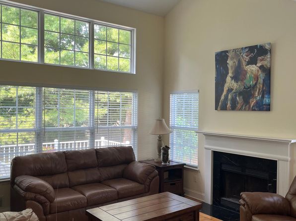 2001 Scarlett Dr #2001