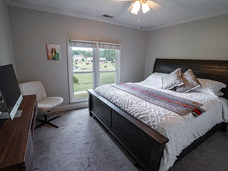 6028 Iverleigh Cir — Photo 25