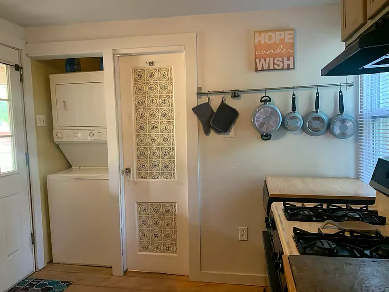 224 1/2 S Lowry St — Photo 4