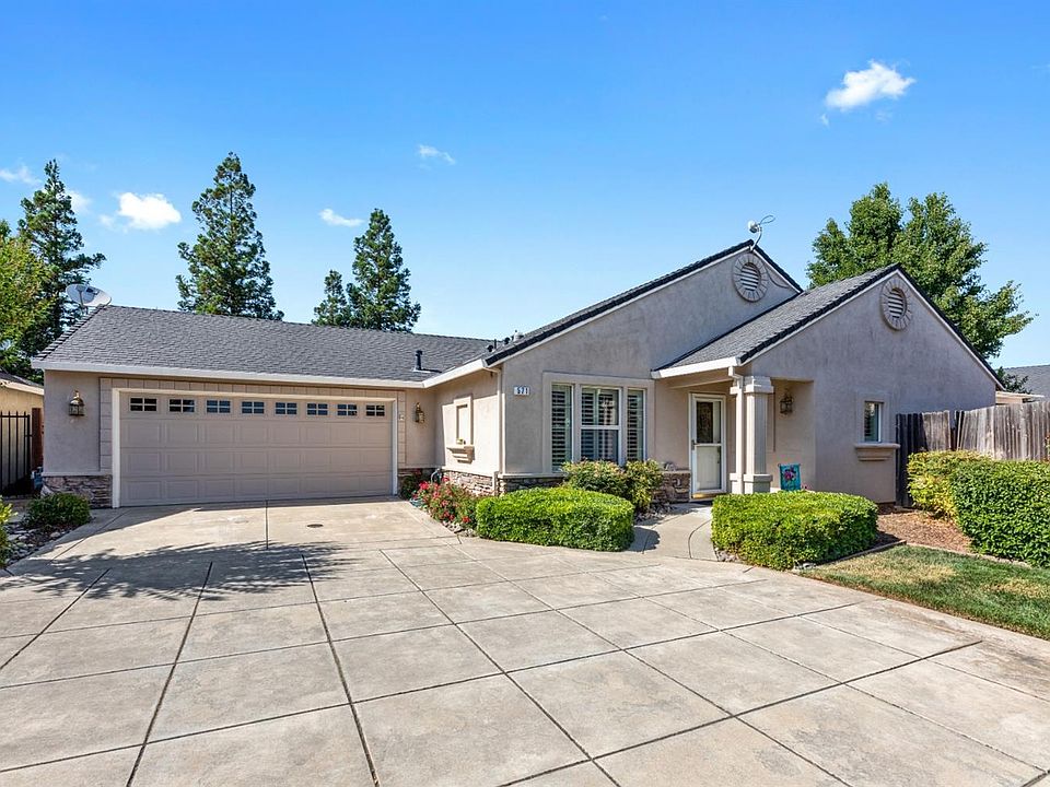 1st image of 571 Village Dr