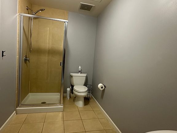 4th image of 975 N Lincoln St APT 4I