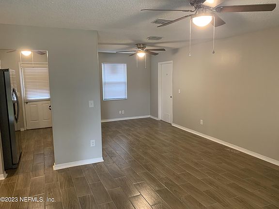 4th image of 3388 GREEN OAKS Lane