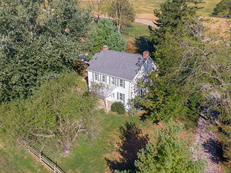 1025 N Chatham Rd — Photo 41