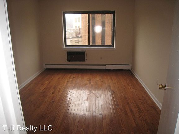 4th image of 116 Irvington Ave APT 1F