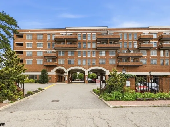28 Iron Forge Sq #28, Pompton Lakes Boro, NJ 07442