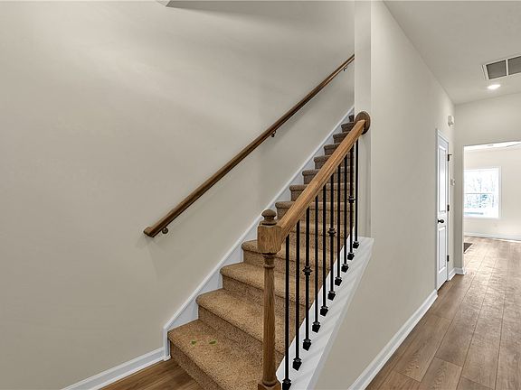 4th image of 510 Barbican Pl